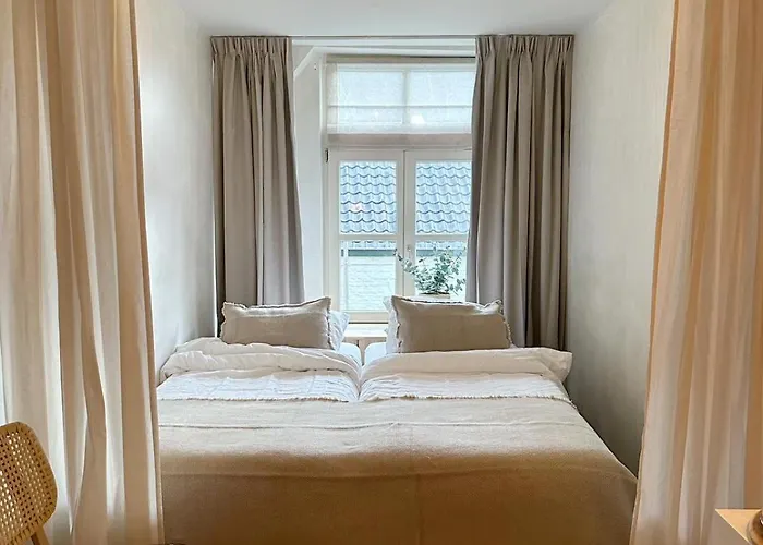 Bed & Breakfast Milk And Cookies 3*