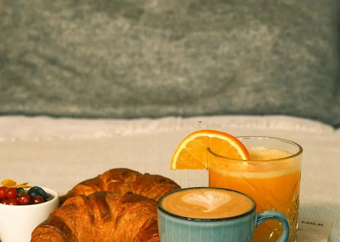 Bed and Breakfast Milk And Cookies 3*